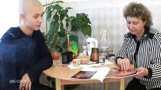 Magányos feleség és a fiatal manus