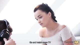 Tinédzser csaj és az idős pasas