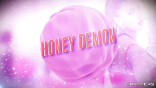 Honey Demon a vonzó fitt milf mami