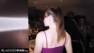 Riley Reid kap pár barna hímvesszőt