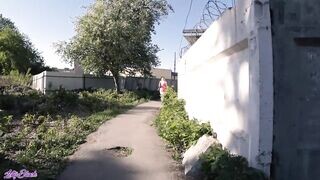 Tinédzser nőci lovagolja a fószer faszát