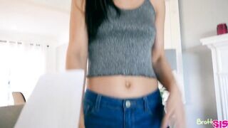 Alina Lopez kedveli cidázni a bátyó faszát