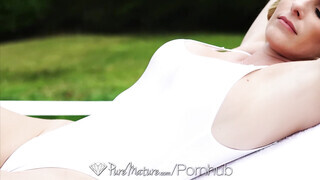 Cory Chase segge megdugva