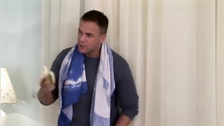 Orosz fiatal nőci és a kettő bré