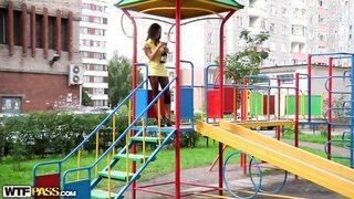 Amatőr orosz zsenge csajt basznak