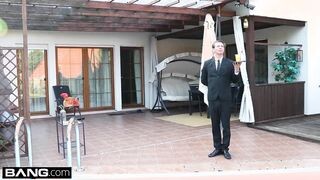 Termetes tőgyes milf két pöcst kap
