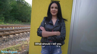 Public Agent - Mia Trejsi a vonatállomáson szexel