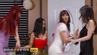 Brazzers - Cafka csajok a leány búcsún szeretkeznek