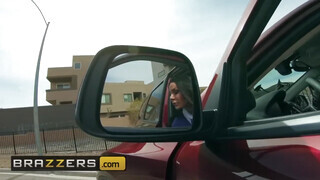 Brazzers - Kendra Lust imádja a gigászi kukacot