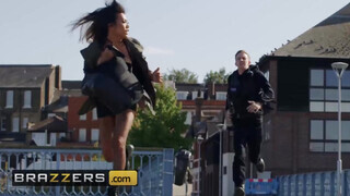 Brazzers - Polly Pons és a termetes faszú zsaru