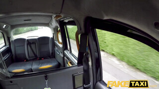 Fake Taxi - Alice Judge segg lyukba kurelva a taxiban