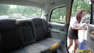 Fake Taxi  - Óriási csöcsű tini csajszi megrakva