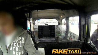 FakeTaxi - a pici lopós barna nőci megbánja amit tett