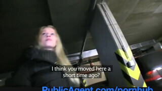 PublicAgent - Bella Karina a gigászi csöcsű világos szőke