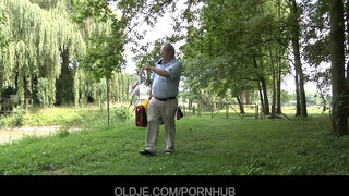 Oldje - Koros hapsi kufircolja a fiatal lányt