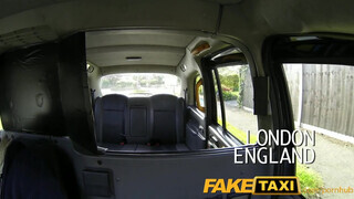 FakeTaxi - méretes fenekű maca kefélni akar