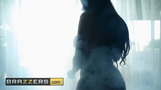 Brazzers - formás formás popós pipi a fürdőkádban