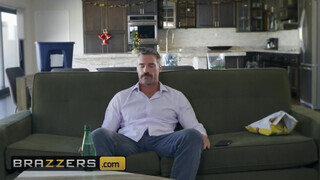Brazzers - a tetkós pornós lány elpusztítva