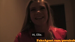 FakeAgent - bűbájos sportos csajszika a castingon
