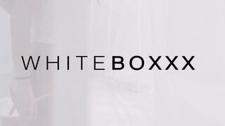 WHITEBOXXX - Világos Szőke zsenge bige extra masszázst kap