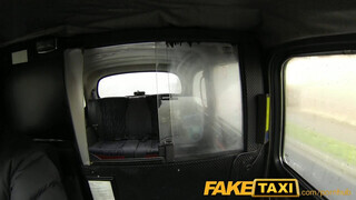 FakeTaxi - Világos Szőke hatalmas popós nőci bekúrva