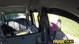 Fake Taxi - Kylie Nymphette a repedtsarkú egyetemista gádzsi