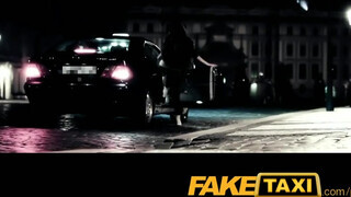 FakeTaxi - Jasmine Jae szereti a könyörtelen hímtagot