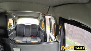 Fake Taxi - Rina Ellis a csábos sulis bige
