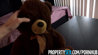 PropertySex - Morgan Lee keményen megkettyintve