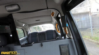 Fake Taxi - Lily Adams a csábító milf
