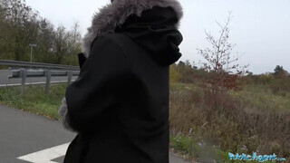 Public Agent - Kiki Minaj a brit tini csajszi