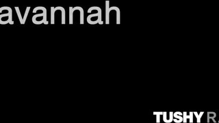 TUSHYRAW - Savannah Bond popójába barna hímvesszőt tolnak