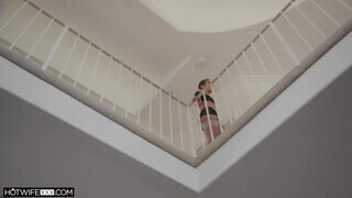 HOTWIFEXXX - Rövid hajú házastárs megkúrva