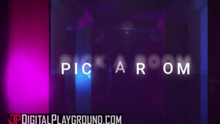 DigitalPlayground - Három gádzsi élvezkedik