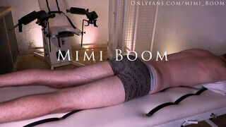 Mimi Boom bekapja a hapsija faszát