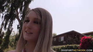 Summer Carter a cuki világos szőke gádzsi