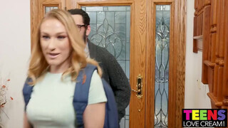 Kasey Miller a cafka fiatal csajszi