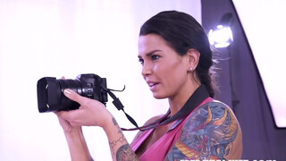 Private com - Chloe Lamour és Eveline Dellai édeshármasban kufirconlak