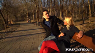 Private com - Zlata Shine a bűbájos termetes tőgyes milf