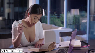 VIXEN - Jade Kush a kívánatos ázsiai szuka