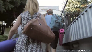 Private Interracial - Luna Rival lyuka megdöngetve