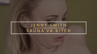 Jenny Smith a világos szőke óriási keblű milf lovagol a faszon