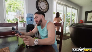 BANGBROS - Crystal Chase a nagy kannás dél amerikai csajszi