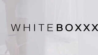 WhiteBoxxx - Jolee Love a szívdöglesztő méretes cickós német milf