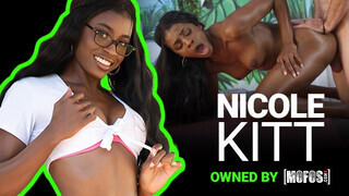 Mofos - Nicole Kitt a kívánatos termetes cicis néger pipi