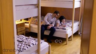 Lady Dee forró tinédzser kalandja brutális akcióval