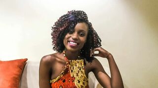 Mosolygós csoki csinibaba pov castingon keményen megdöngetve