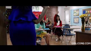 Angela White és Georgia Jones megbüntetik a kéjnő tinédzser diákokat