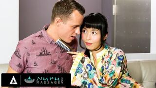 Marica Hase forró masszázsánál megtöri a gigantikus fallosza ügyfelétől